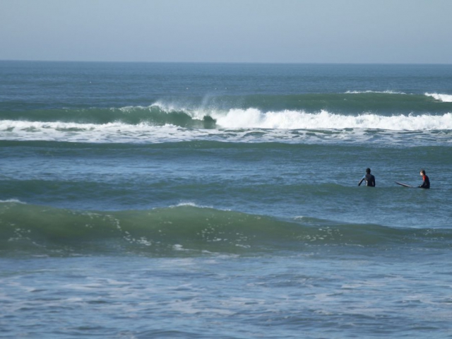 enjoy ecole surf oléron - attente vague